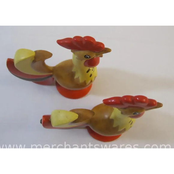 Two VINTAGE 1960's Holt Howard Rooster Salt shakers with stoppers and stickers - Picture 6 of 8